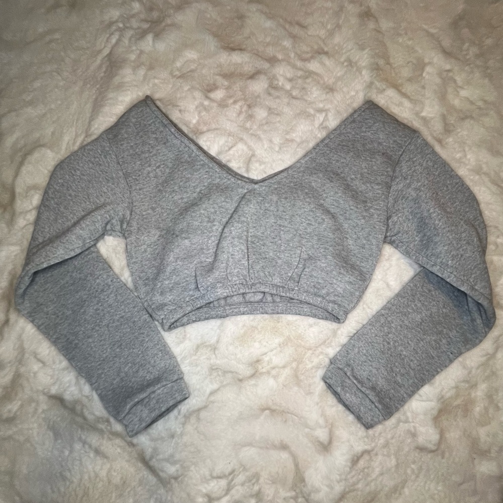 super cropped grey sweater